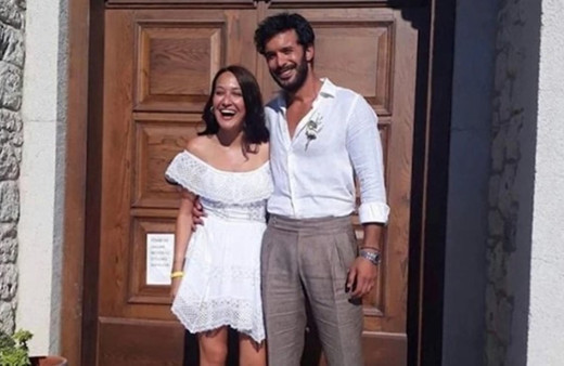 Bebeğin cinsiyeti belli oldu! Gupse Özay'ın eşi Barış Arduç'tan 'baba oluyorum' pozları!