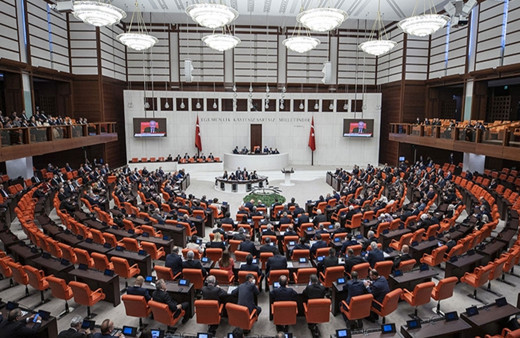 Hediyeyi kapan Genel Merkez'e koşuyor! 2 bin yeni üst düzey bürokrat için de kulis ve yarış başladı