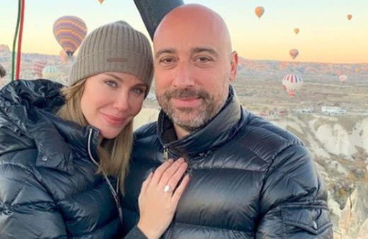 Demet Şener öpüşme resmini duvarın baş köşesine astı  olanlar oldu!