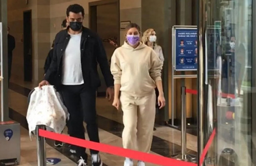 Küçük Leyla'nın tedavisi bitiyor. Kenan İmirzalıoğlu ve Sinem Kobal'ın kızları minik Leyla iyileşiyor.