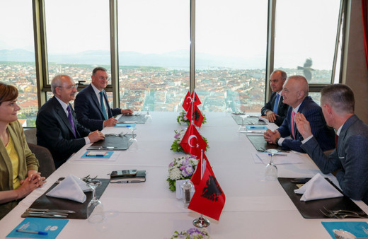 CHP lideri Kemal Kılıçdaroğlu'yla görüşen Arnavutluk Cumhurbaşkanı Ilir Meta koltuğunu kaybetti