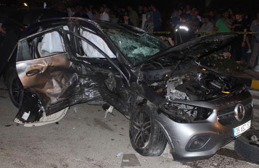 Manisa’da feci kaza: 1 ölü, 3’ü ağır 6 yaralı