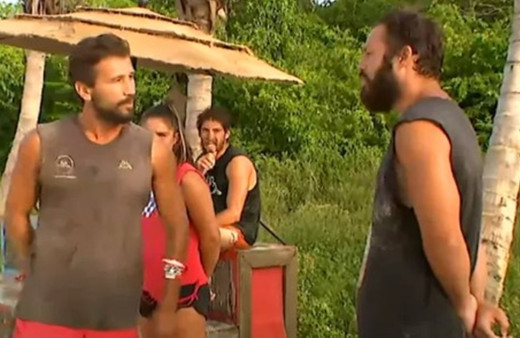 Survivor'da üçüncü eleme adayı belli oldu Atakan, Adem'e tekme attı! Diskalifiye mi geliyor