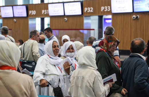 Duygu dolu anlar: İlk hac kafilesi İstanbul'dan uğurlandı