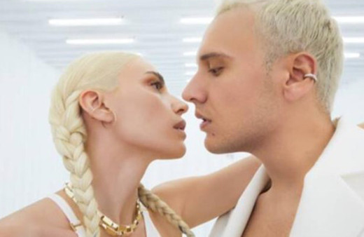 Barcelona'da buluşan Gülşen ve Edis'ten kutlamalı kadeh pozu!