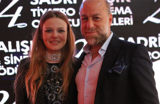 Naz Elmas ve eşi Erol Özmandıracı'dan üzen haber: "Yürümediğine üzgünüm ama hayat devam ediyor."