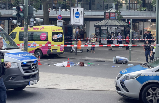 Almanya'nın başkenti Berlin'de dehşet! Bir araç kalabalığa daldı: 1 ölü, 30 yaralı