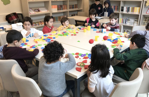 Anaokulu yaşı kaç olmalı MEB 2023 kaç aylıklar kayıt yaptırıyor?