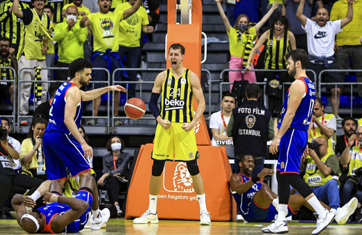 Fenerbahçe Beko final serisinde 1-0 öne geçti Vesely fırtınası