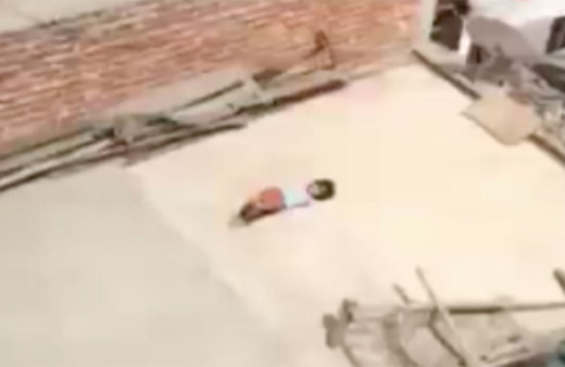 5 yaşındaki çocuğa akıl almaz ceza: İple bağlayıp güneşin altında bıraktılar