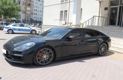 Muhafaza altına alındı! 10 milyon TL'lik Porsche çalıntı çıktı