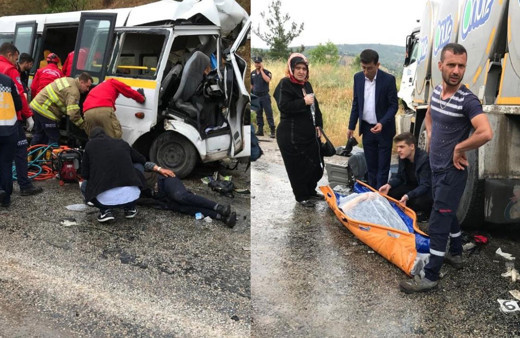 Balıkesir'de katliam gibi kaza! 7 kişi hayatını kaybetti 11 yaralı var