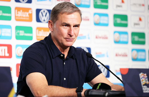 A Milli Takım patronu Stefan Kuntz basın toplantısında küfretti! 'İzmir' diyemeyince...