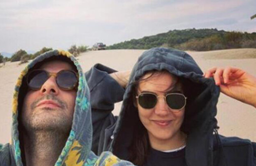 Bartu Küçükçağlayan kızının fotoğrafını ilk kez paylaştı! "Bir nazar boncuğunuzu alırım" notunu düştü