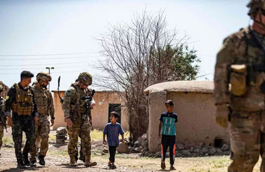 ABD askeri PKK-YPG'li teröristlerle sınırda devriye gezmeye başladı! Türkiye'ye gözdağı