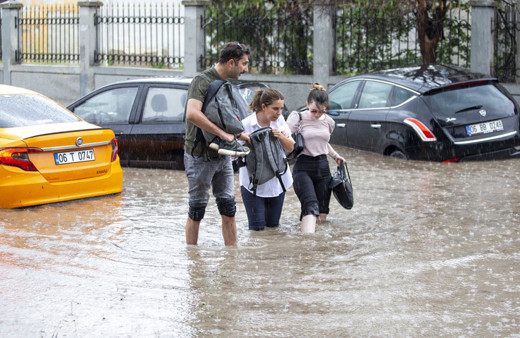 Ankara için saat verildi! Meteoroloji ve AFAD'dan sonra valilikten acil uyarı sağanak ve sel...