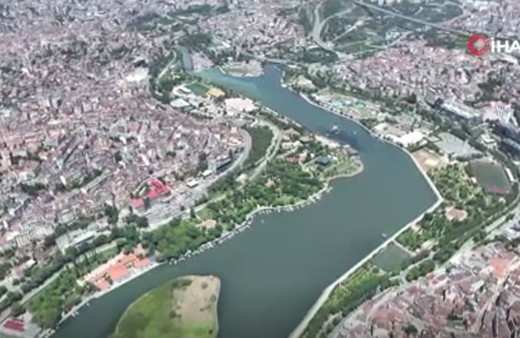 Haliç'teki renk değişimi ve kötü koku! İBB'den açıklama geldi "Bir anda çözülemez, iyi durumda"