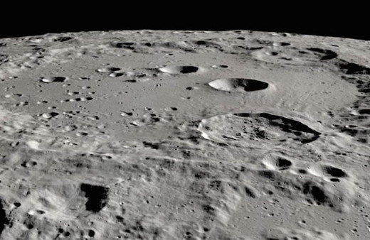 Çinli bilim insanları Ay'da toplanan kayalarda su buldu