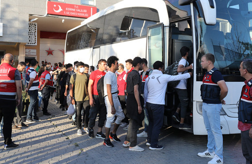 Türkiye'den dört ayaklı strateji! Düzensiz göçmenler için harekete geçildi