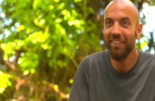 Survivor'dan elenen Sercan Yıldırım saç ektirdi sosyal medya fena ti'ye aldı!