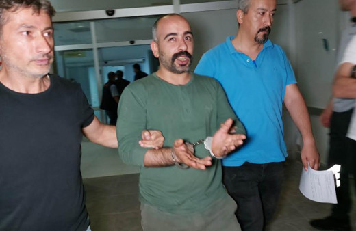 Sahte polis 100 bin liralık altın ve paralarla kaçarken otogarda yakalandı