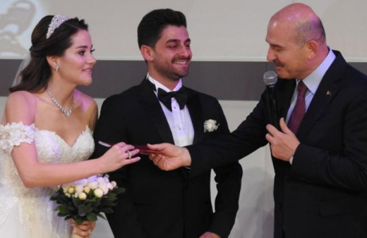Bakan Soylu, MHP'li vekilin kızının nikah şahidi oldu