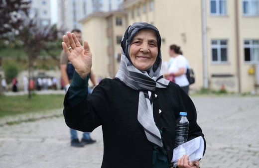 Okumanın yaşı başı yok! 84 yaşında YKS'ye girdi