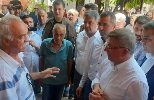 Ahmet Davutoğlu 'adayım' dedi