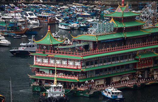 Hong Kong'un simgelerinden biriydi: Yüzen Dev Restoran Güney Çin Denizi'nde battı