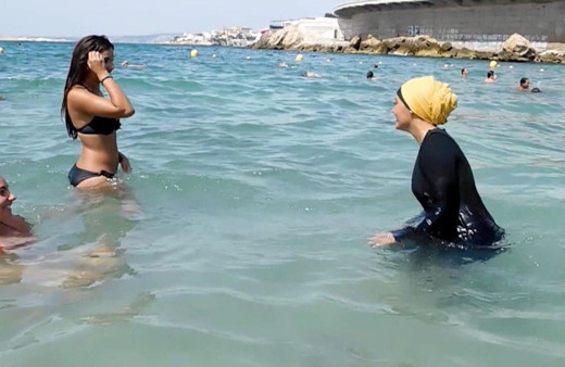 Gerginlik devam ediyor! Fransa, tesettür mayolara yasak getirdi