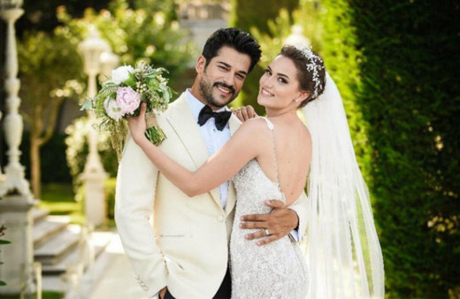Karan'a kardeş geliyor!Fahriye Evcen-Burak Özçivit çifti 2.kez anne baba olmaya hazırlanıyor!