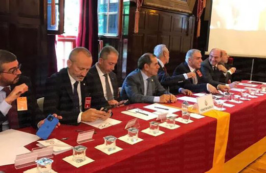Galatasaray divan kurulu toplantısında dikkat çeken isim