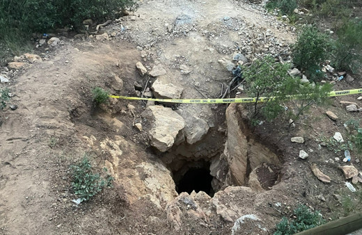 İzmir'de define aramak için çukur kazan kişi kazdığı çukura düşerek öldü