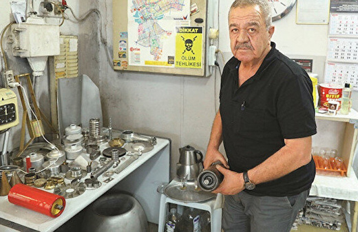 Evini satıp roketler için fünye üretti