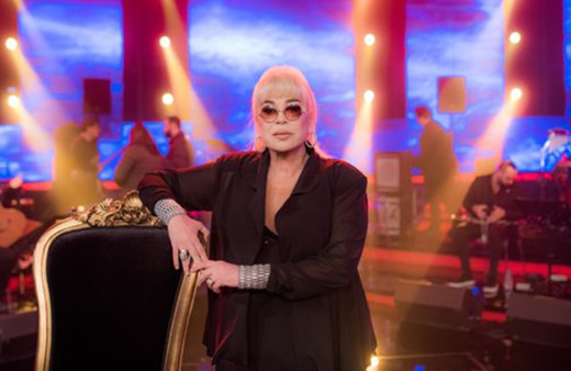 Zerrin Özer müziği bıraktığını duyurdu yaptığı açıklama ile herkesi şaşkına çevirdi