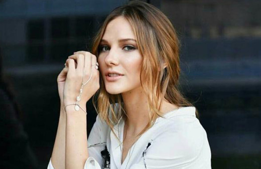 Rakiplerini solda sıfır bıraktı! Alina Boz bölüm başına servet değerinde ücret kazanacak!