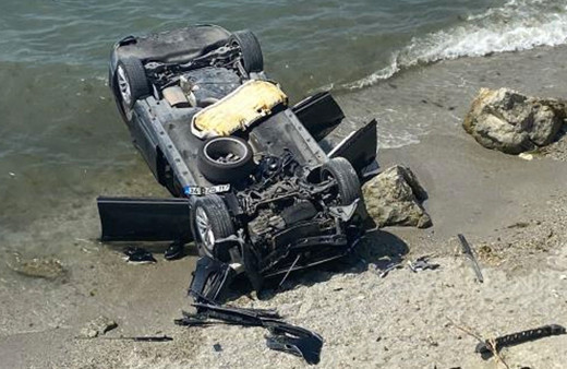 Hacze kızıp aracını 25 metrelik uçurumdan attı, o anları sosyal medya yayınladı