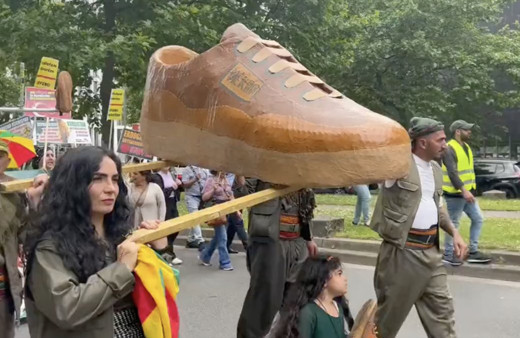 Almanya'da skandal görüntü! Terör örgütü PKK'nın propagandasına izin verildi