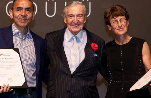 Sonbaharda yeniden maske takabiliriz! Özlem Türeci ve Uğur Şahin uyardı