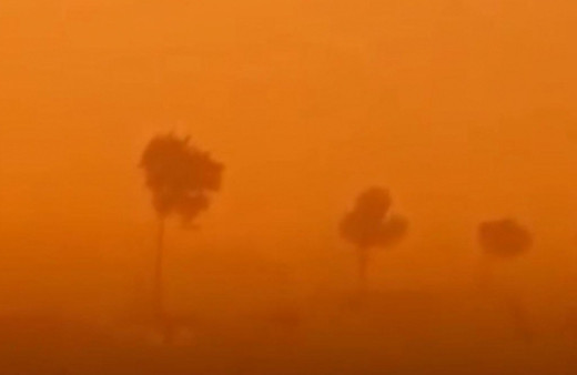 Hayat felç oldu! Suriye'nin kuzeydoğusunu toz fırtınası vurdu