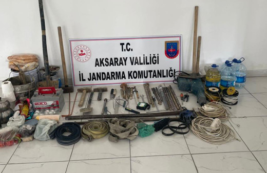 Aksaray’da define avcısı yakayı ele verdi! Kazı yaptığı yere neler götürmüş neler...