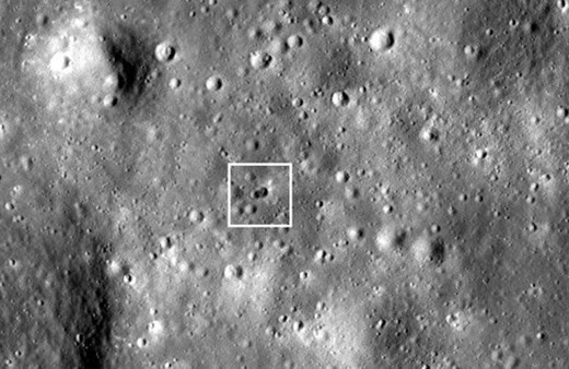 Ay'a çarpan roket dev krater oluşturdu NASA görüntüsünü yayımladı