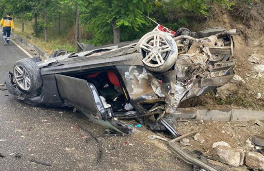 Kaza yapan araçtan çıktı yetkililer apar topar el koydu