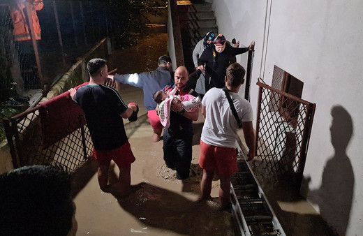 Dereler taştı köyler boşaltıldı! 2 kişi kayıp Zonguldak, Kastamonu, Bartın, Sinop'da son durum