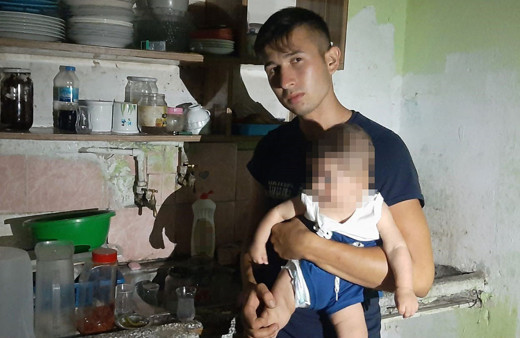  "Hastaneye gidiyorum" diyen kadın 5 aylık bebeğini komşuya bırakıp kaçtı