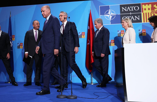 Erdoğan eve zaferle dönüyor diye yazan Economist'ten 'profesyonel faul' benzetmesi