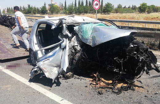 Şanlıurfa’da korkunç kaza! Aracın motorun kopup fırladı 3 kişi feci şekilde öldü
