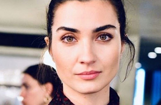 Ünlü oyuncu Tuba Büyüküstüne'e Şanlıurfa'da doğum günü sürprizi!