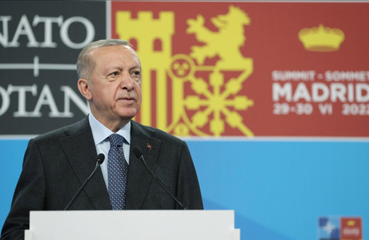 Erdoğan'dan NATO zirvesinde gazeteciye tokat gibi cevap: "Biz bunları yutmayız"