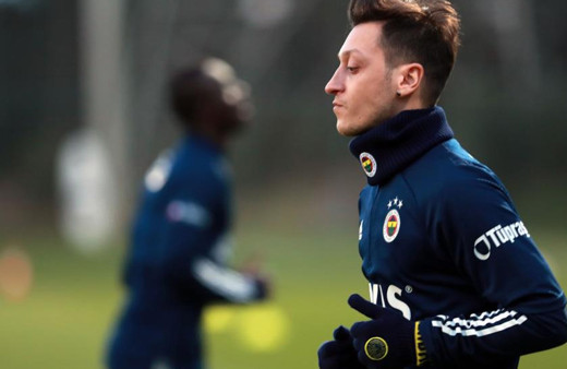 Fenerbahçe'de kriz tırmanıyor! Mesut Özil için şoke eden karar